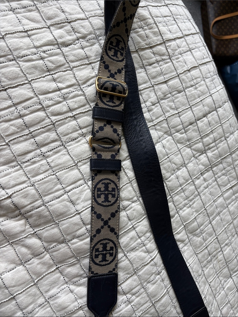 Tory Burch Black Leather Crossbody with Logo Strap - Picture 2 of 7